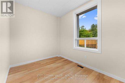 164 Maple Avenue, Pembroke, ON 
