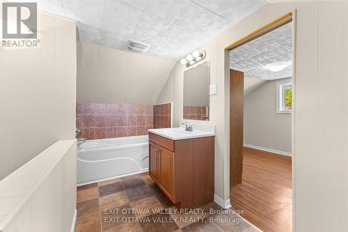 164 Maple Avenue, Pembroke, ON 