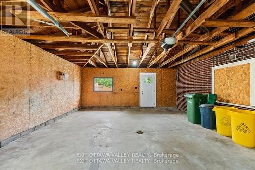 164 Maple Avenue, Pembroke, ON 
