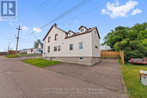164 Maple Avenue, Pembroke, ON 