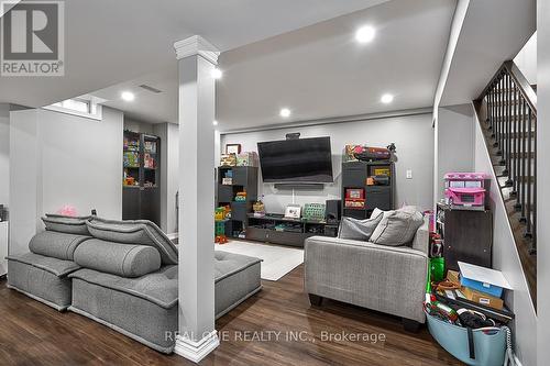 5881 Blue Spruce Avenue, Burlington, ON 