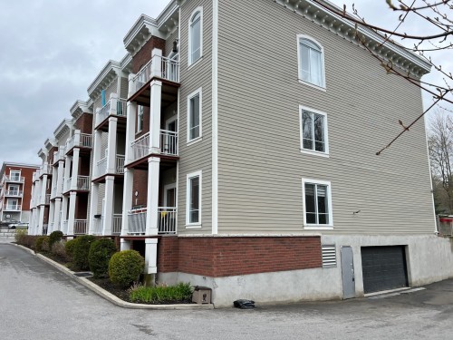 Garage - B5-50 Rue Lower Maple, Hudson, QC 
