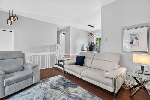 Living Room - 330 Rue Simoneau, Laval (Auteuil), QC 