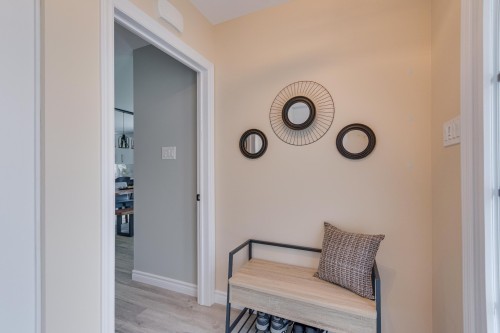Hall d'entrée/Vestibule - 65 Rue Major, Ripon, QC 