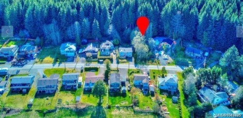 400 Macmillan Dr, Sayward, BC 