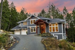 1789 York Ridge Pl Highlands, BC V9B 6E5