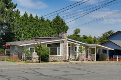 880 Rockheights Ave  Esquimalt, BC V9A 6H6