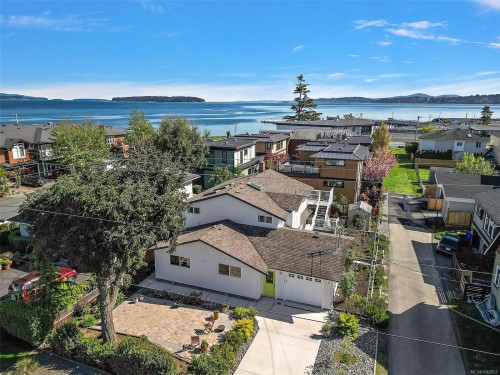 2485 Orchard Ave, Sidney, BC 