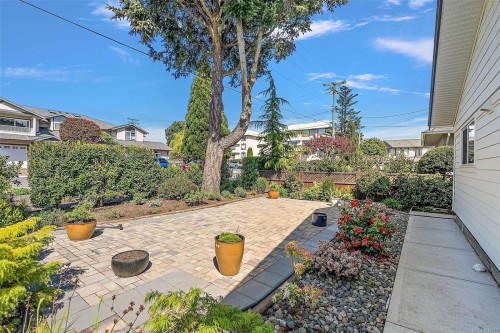 2485 Orchard Ave, Sidney, BC 