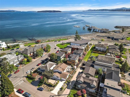 2485 Orchard Ave, Sidney, BC 