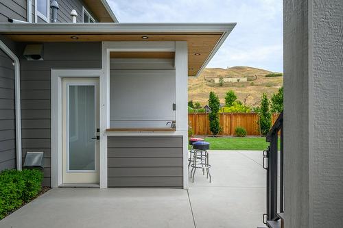 631 Mt Ida Crescent, Coldstream, BC - Outdoor With Exterior