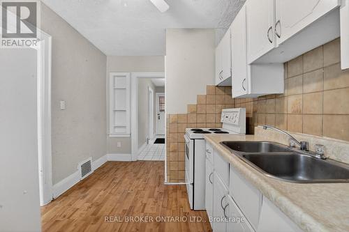 271 Manor Road E, Toronto, ON 