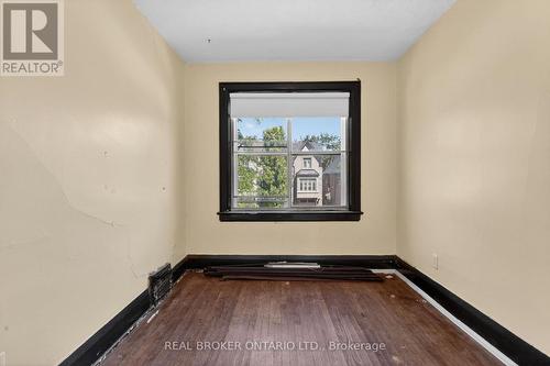 271 Manor Road E, Toronto, ON 