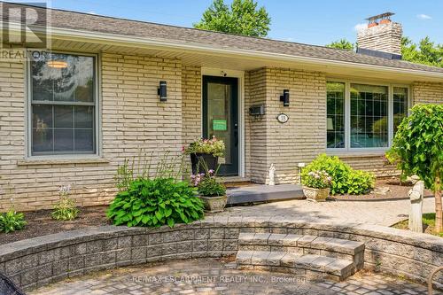 18 Fireside Drive, Hamilton, ON 