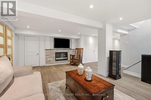 18 Fireside Drive, Hamilton, ON 