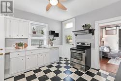 Main Suite Kitchen w separate entrance - 