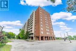 701 - 1 FOUR WINDS DRIVE Toronto, ON M3J 2T1