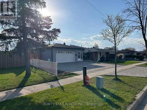 3246 Oakglade Crescent, Mississauga, ON 