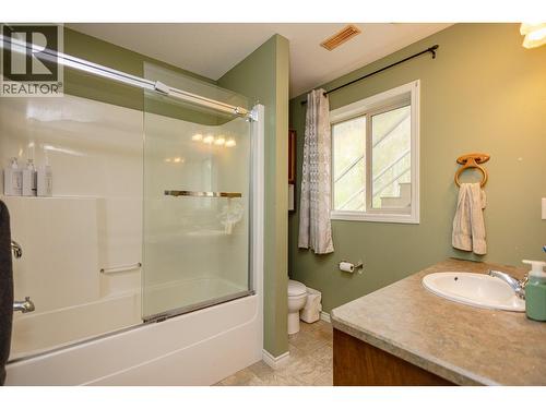 1469 Kloppenburg Road, Kelowna, BC - Indoor Photo Showing Bathroom