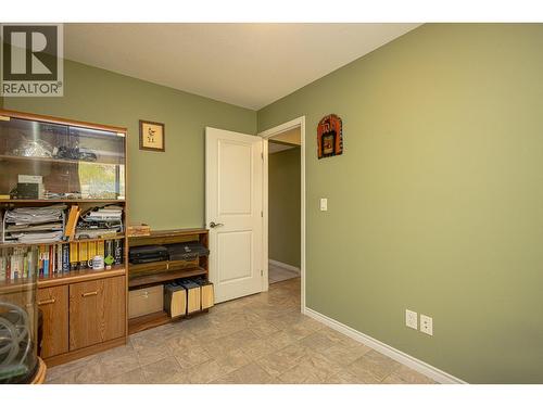 1469 Kloppenburg Road, Kelowna, BC - Indoor