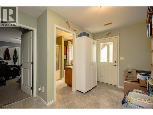 1469 Kloppenburg Road, Kelowna, BC - Indoor