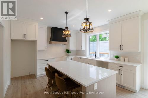 80 Herb Street, Norwich (Norwich Town), ON - Indoor Photo Showing Kitchen With Upgraded Kitchen