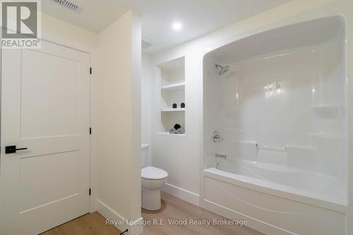 80 Herb Street, Norwich (Norwich Town), ON - Indoor Photo Showing Bathroom
