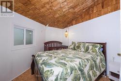 slumber under a canopy of wood shake roof (bdrm 2) - 