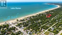 & proximity to downtown & beach is your fun - 