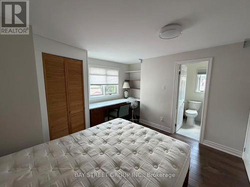 3 - 19 DUNSFOLD DRIVE , Toronto, Ontario M1B 1T5 3