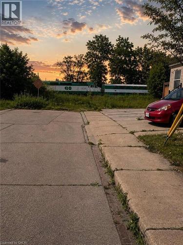 5 Rowanwood Street, Hamilton, ON 