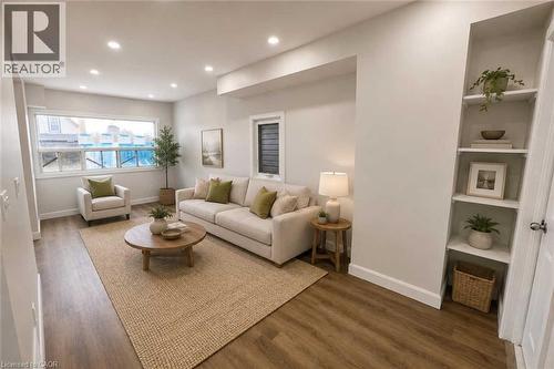 5 Rowanwood Street, Hamilton, ON 