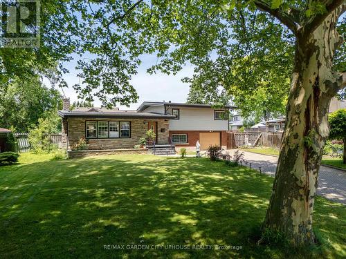33 PARNELL ROAD  St. Catharines (Vine/Linwell), ON L2N 6J8