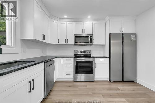 2123 Secord, Windsor, ON - Indoor Photo Showing Kitchen