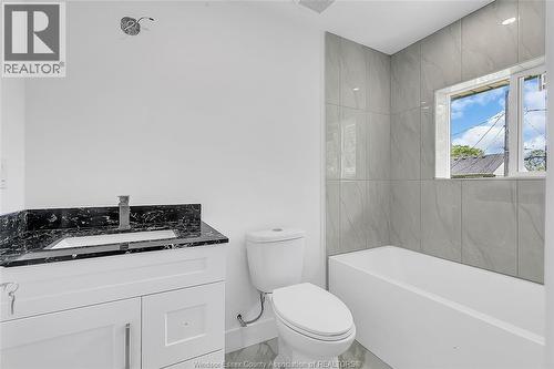 2123 Secord, Windsor, ON - Indoor Photo Showing Bathroom