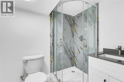 2123 Secord, Windsor, ON - Indoor Photo Showing Bathroom