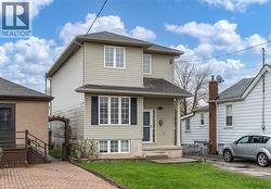 578 1/2 BARNABY Street  Hamilton, ON L8H 6T9