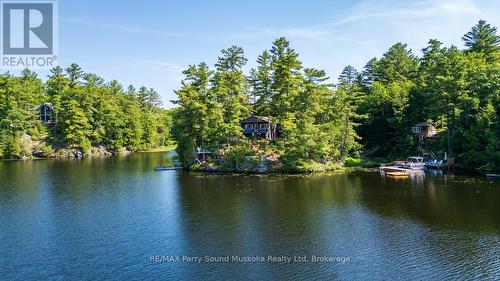 509 HORSESHOE LAKE WA (BEAR LANE)  Seguin, ON P2A 2W8