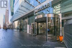 3010 - 1 BLOOR STREET E  Toronto, ON M4W 1A9