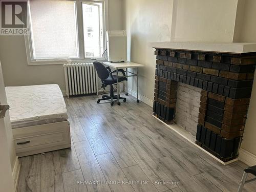 2 - 5 RONCESVALLES AVENUE , Toronto, Ontario M6R 2K2 2