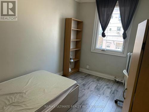 2 - 5 RONCESVALLES AVENUE , Toronto, Ontario M6R 2K2 3
