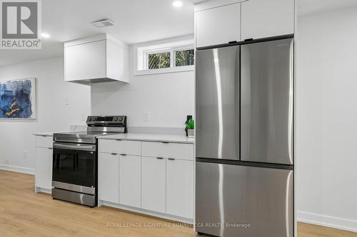 15 Colonial Court, Hamilton, ON 