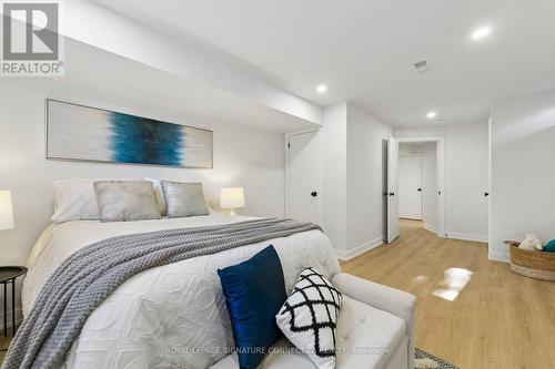 15 Colonial Court, Hamilton, ON 