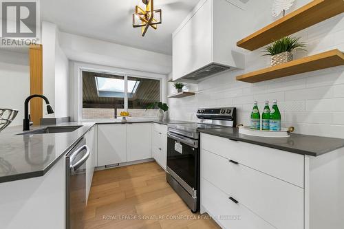 15 Colonial Court, Hamilton, ON 