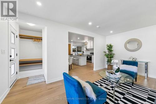 15 Colonial Court, Hamilton, ON 
