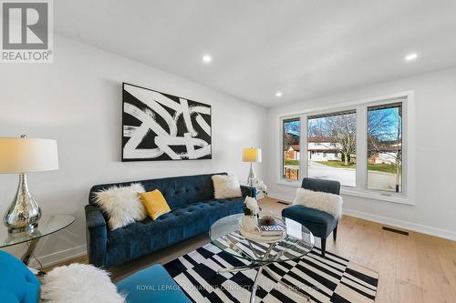 15 Colonial Court, Hamilton, ON 