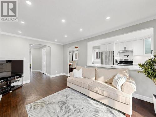 1209 Gloucester Square, Pickering, ON 