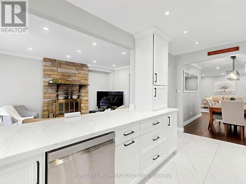 1209 Gloucester Square, Pickering, ON 