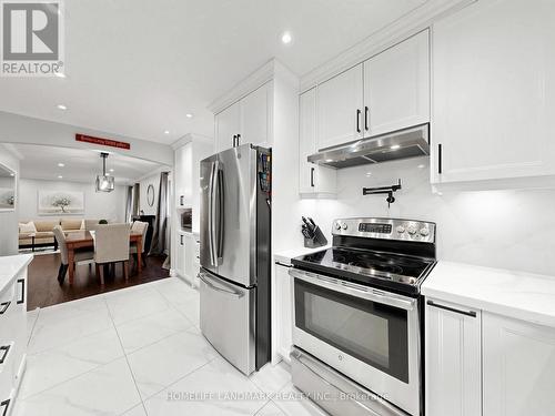 1209 Gloucester Square, Pickering, ON 