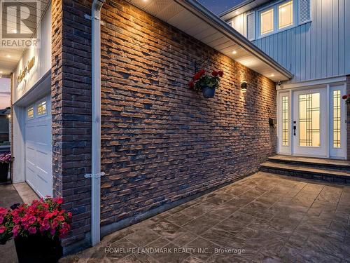 1209 Gloucester Square, Pickering, ON 
